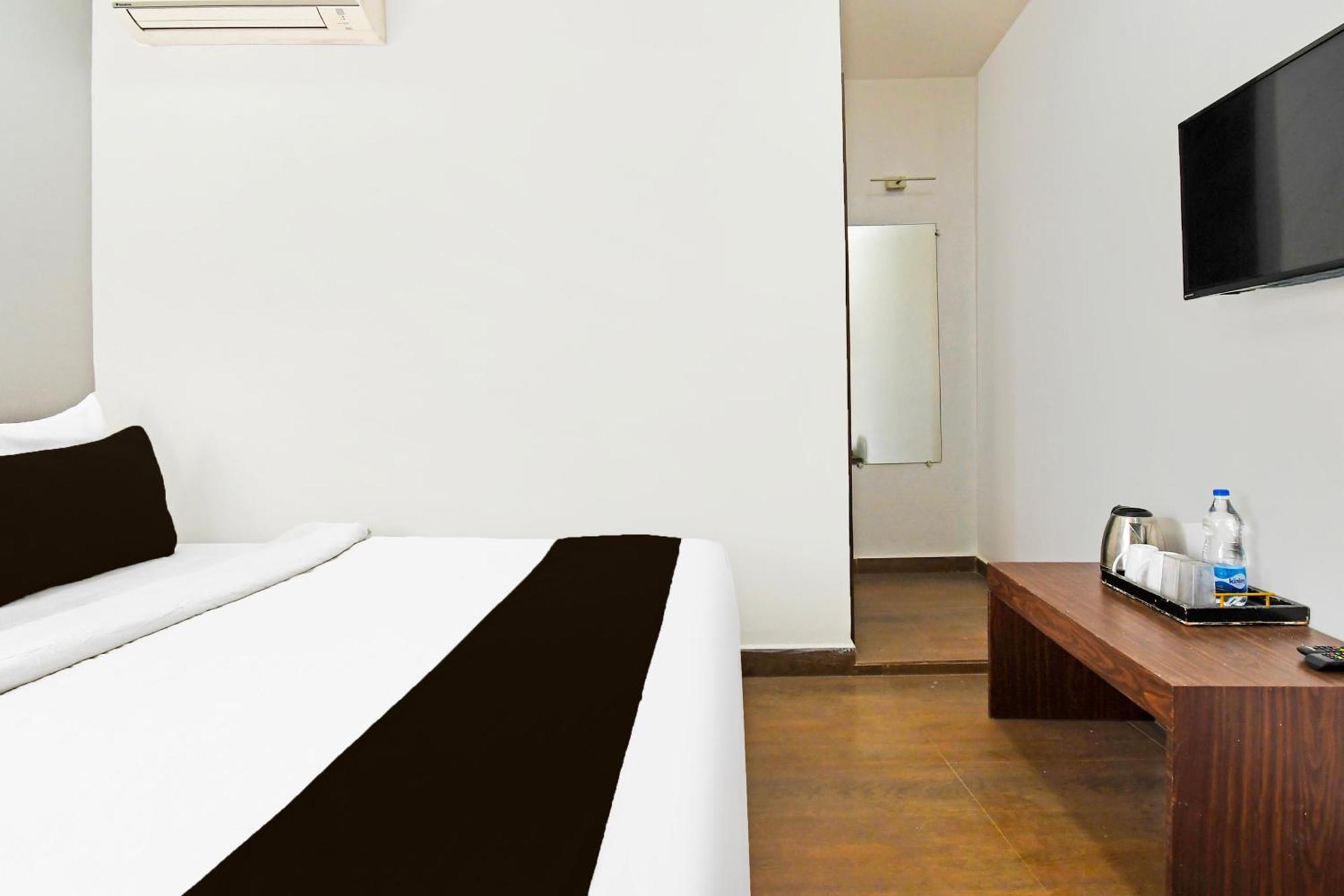 Super Townhouse Mancheswar Industrial Estate Hotel Бхубанешвар Екстериор снимка