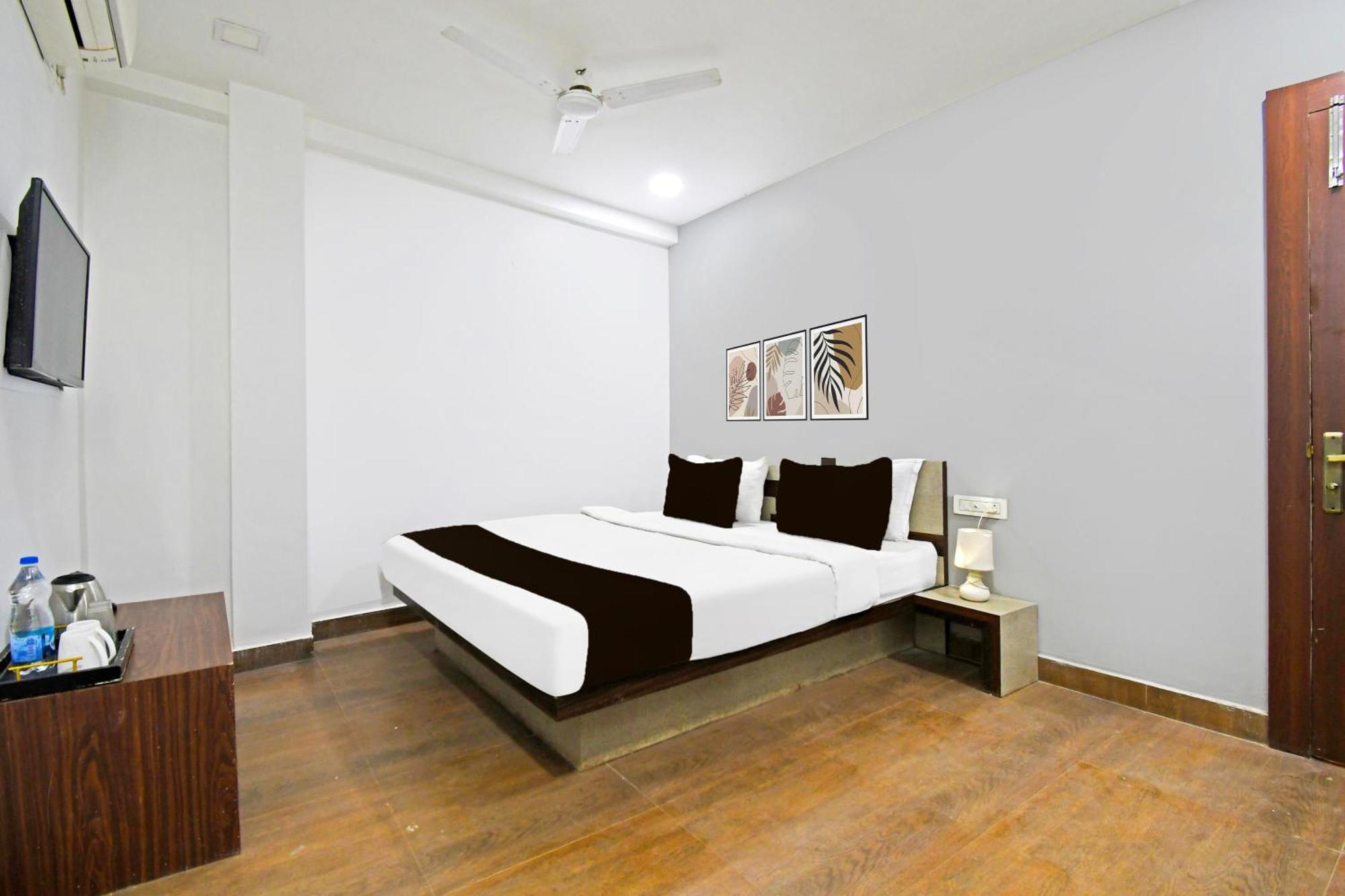 Super Townhouse Mancheswar Industrial Estate Hotel Бхубанешвар Екстериор снимка