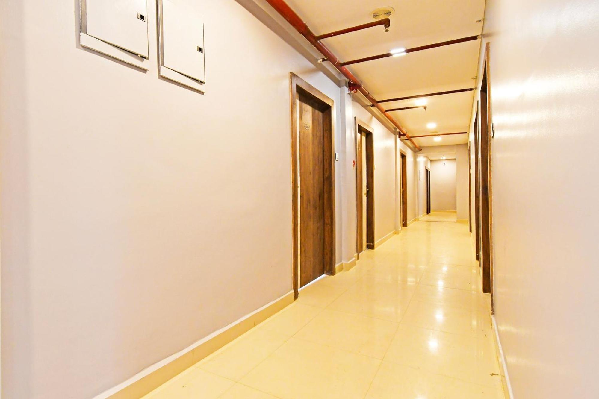 Super Townhouse Mancheswar Industrial Estate Hotel Бхубанешвар Екстериор снимка