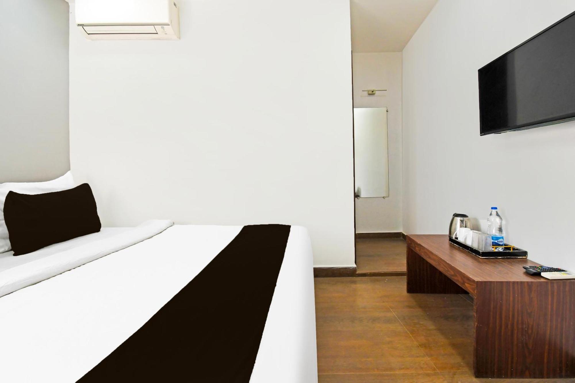 Super Townhouse Mancheswar Industrial Estate Hotel Бхубанешвар Екстериор снимка