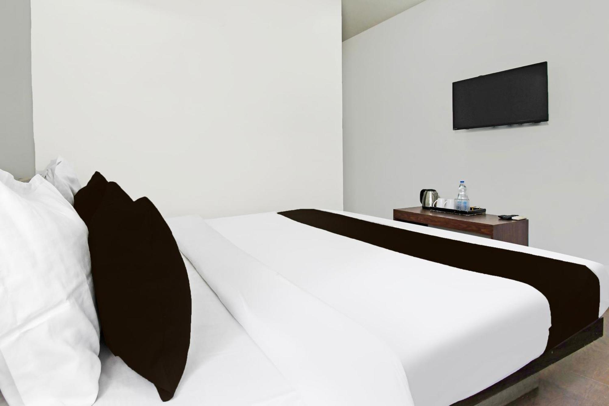 Super Townhouse Mancheswar Industrial Estate Hotel Бхубанешвар Екстериор снимка