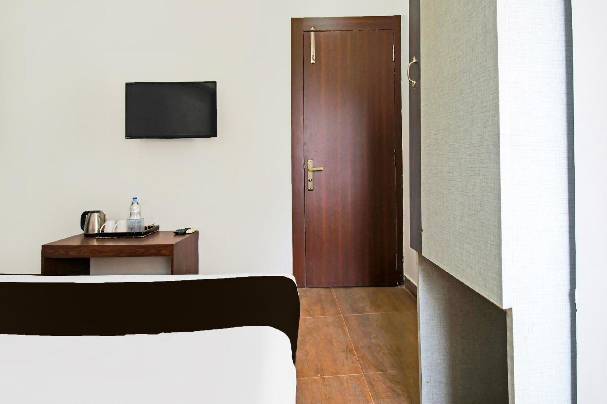 Super Townhouse Mancheswar Industrial Estate Hotel Бхубанешвар Екстериор снимка