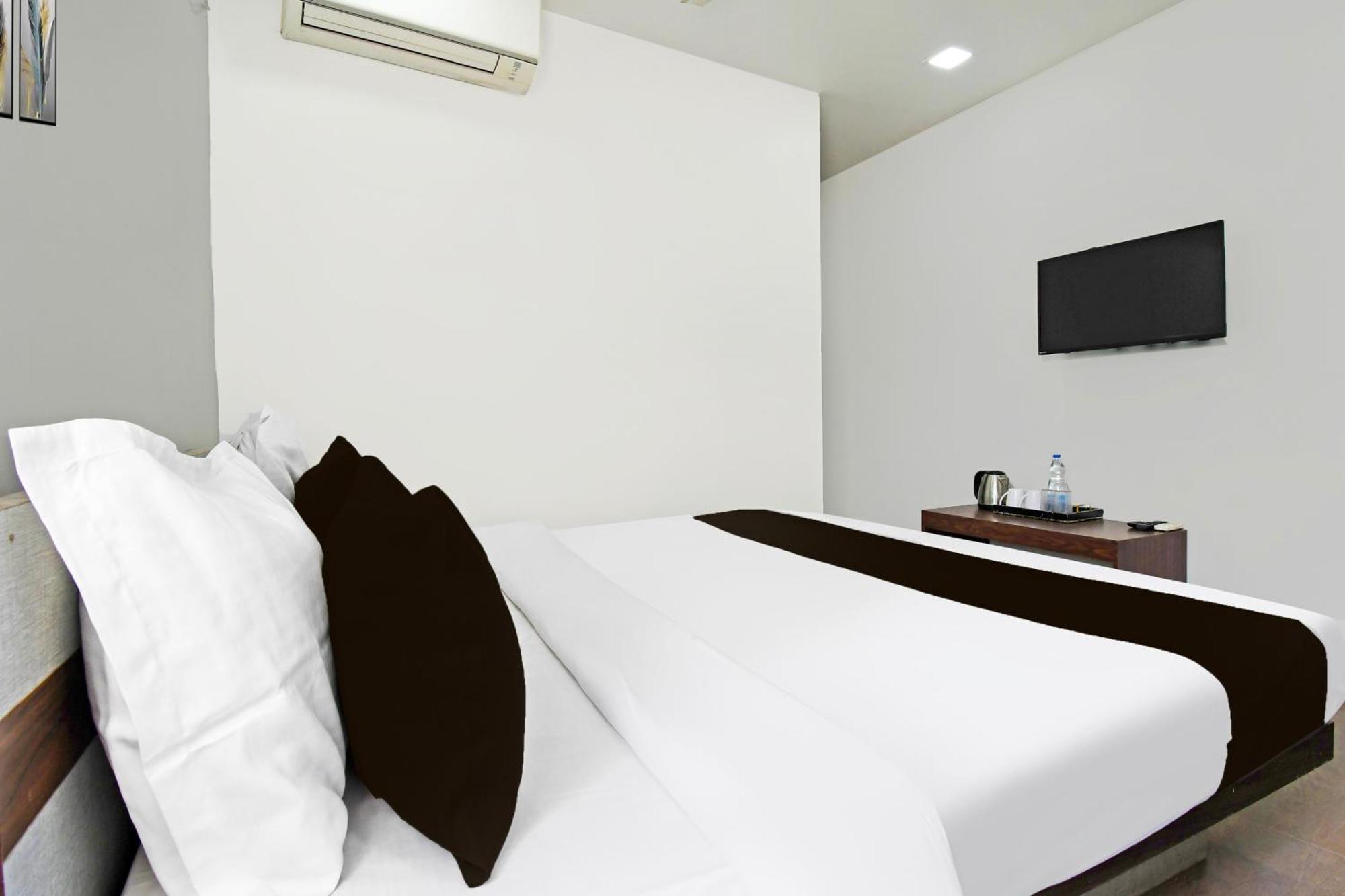 Super Townhouse Mancheswar Industrial Estate Hotel Бхубанешвар Екстериор снимка